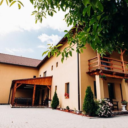 Iris 2 Bed & Breakfast Praid Ngoại thất bức ảnh