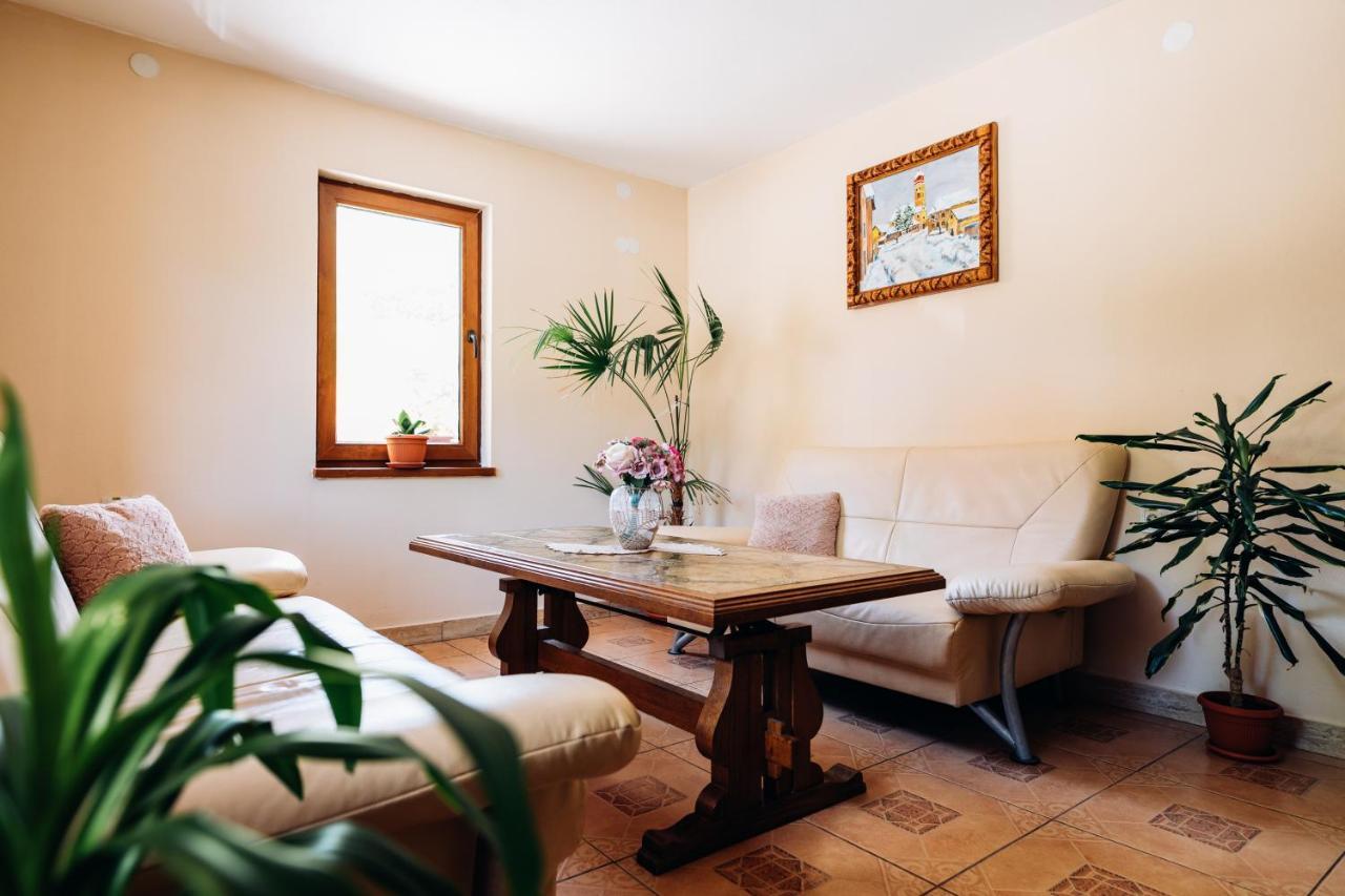 Iris 2 Bed & Breakfast Praid Ngoại thất bức ảnh